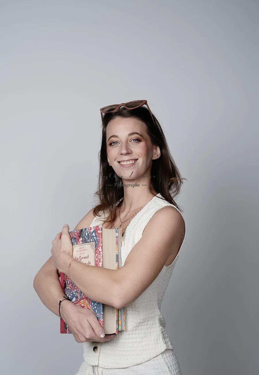 Anne-Laure Dalbe, diététicienne et psychopraticienne à Bastia, portrait avec ses carnets